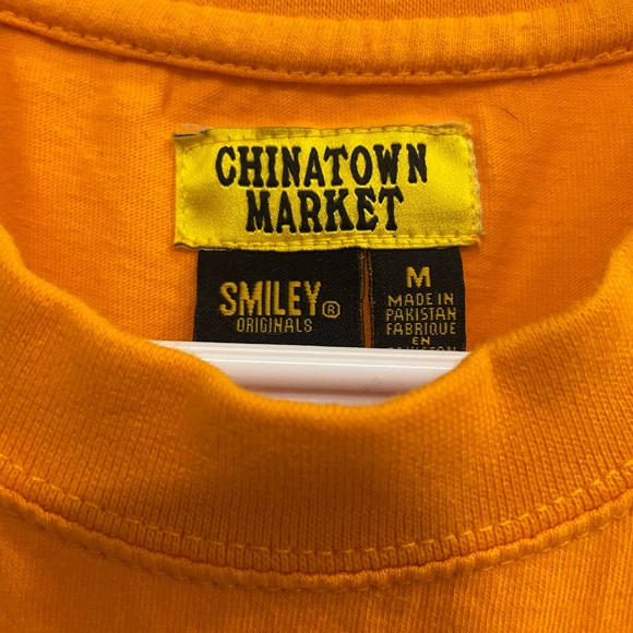 Chinatown Market Orange Smiley shirt - Picture 4 of 5